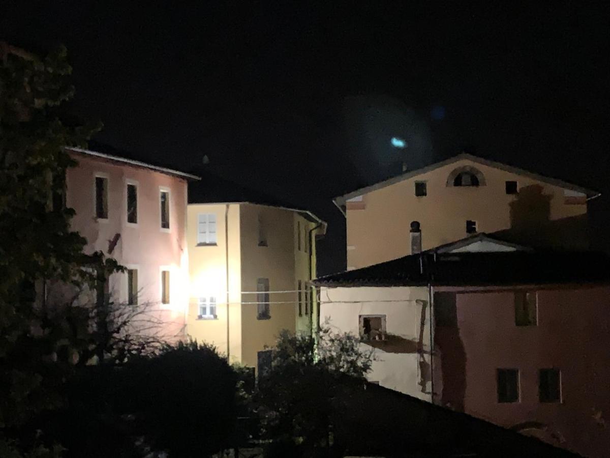 Appartamento Barga Lucca Centro Storico Con giardino Esterno foto
